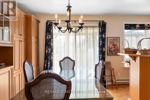 109 Prinyers Cove Crescent, Prince Edward County, ON - Indoor Photo Showing Dining Room