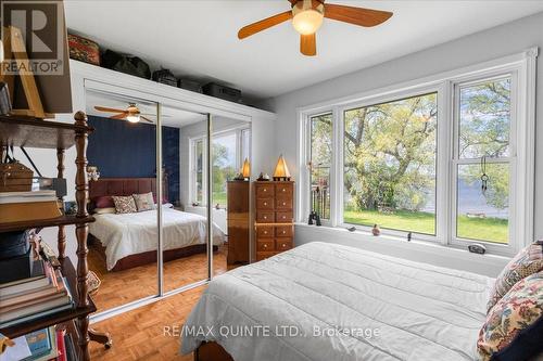109 Prinyers Cove Crescent, Prince Edward County, ON - Indoor Photo Showing Bedroom