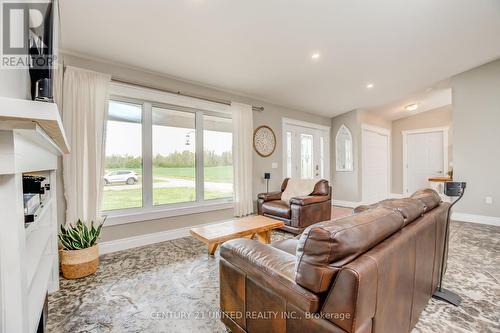 66 Williams Road, Stirling-Rawdon, ON - Indoor Photo Showing Living Room