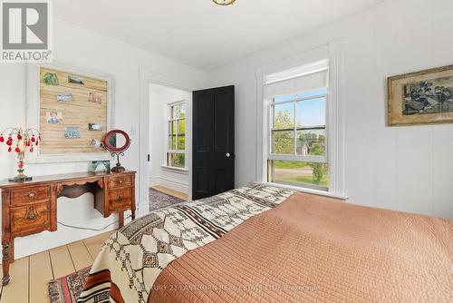 422 Murphy Road, Prince Edward County, ON - Indoor Photo Showing Bedroom