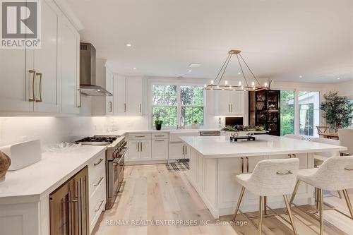 317 Gloucester Avenue, Oakville, ON - Indoor Photo Showing Kitchen With Upgraded Kitchen