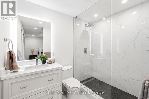 2409 Lakeshore Road, Burlington, ON - Indoor Photo Showing Bathroom