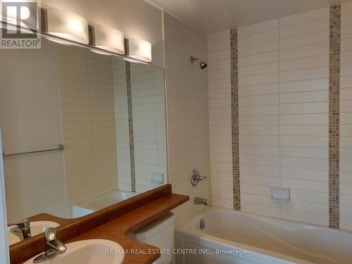 3006 - 3525 Kariya Drive, Mississauga, ON - Indoor Photo Showing Bathroom