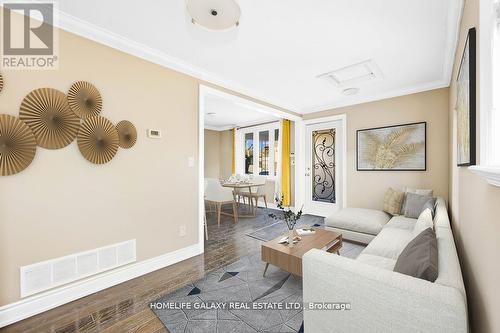 38 Montcalm Avenue, Toronto, ON - Indoor Photo Showing Living Room