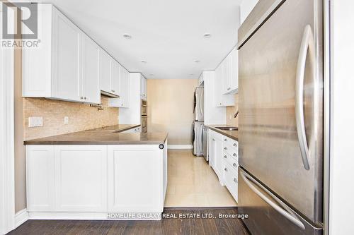 38 Montcalm Avenue, Toronto, ON - Indoor Photo Showing Kitchen