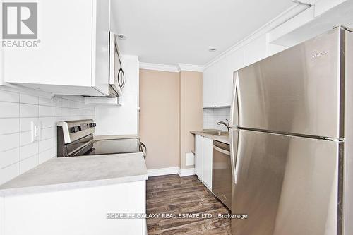 38 Montcalm Avenue, Toronto, ON - Indoor Photo Showing Kitchen