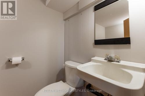 44 Tweedsmuir Avenue, London, ON - Indoor Photo Showing Bathroom