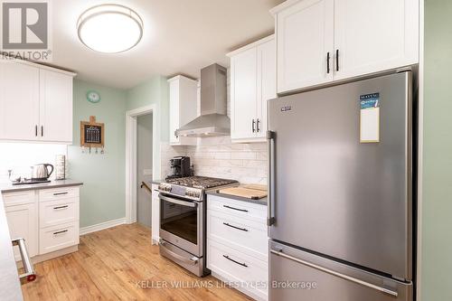 44 Tweedsmuir Avenue, London, ON - Indoor Photo Showing Kitchen With Upgraded Kitchen