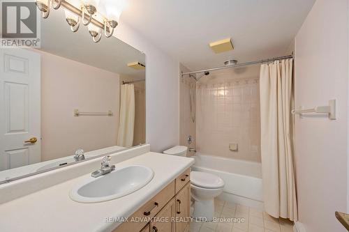 404 - 1510 Richmond Street, London, ON - Indoor Photo Showing Bathroom