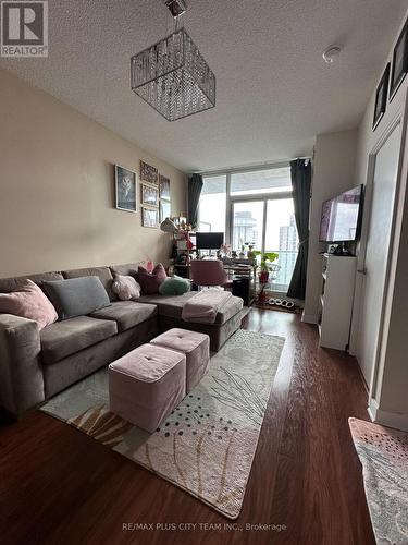 2911 - 33 Bay Street, Toronto, ON - Indoor Photo Showing Living Room