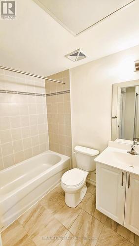 215 - 510 Kingbird Grove, Toronto, ON - Indoor Photo Showing Bathroom