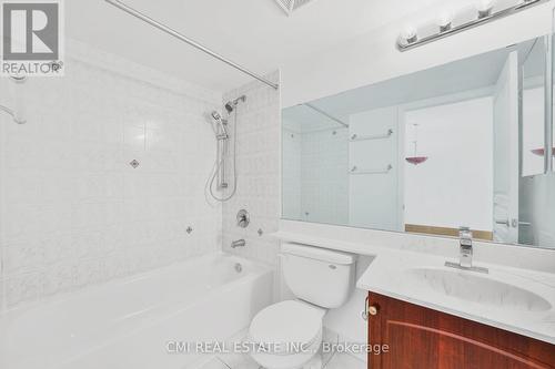 1010 - 350 Red Maple Road, Richmond Hill, ON - Indoor Photo Showing Bathroom