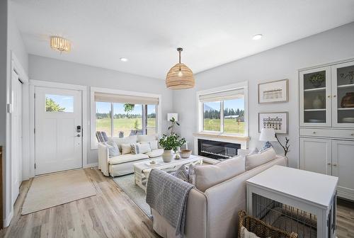 649 Wellspring Road, Lister, BC - Indoor Photo Showing Living Room With Fireplace