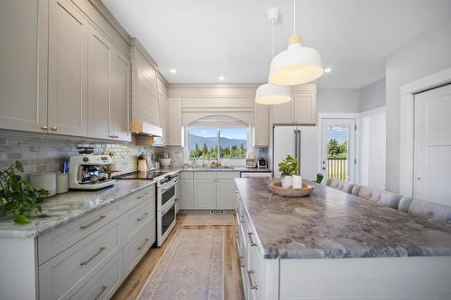 649 Wellspring Road, Lister, BC - Indoor Photo Showing Kitchen With Upgraded Kitchen