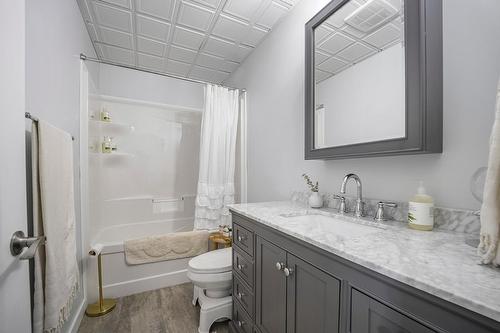 649 Wellspring Road, Lister, BC - Indoor Photo Showing Bathroom