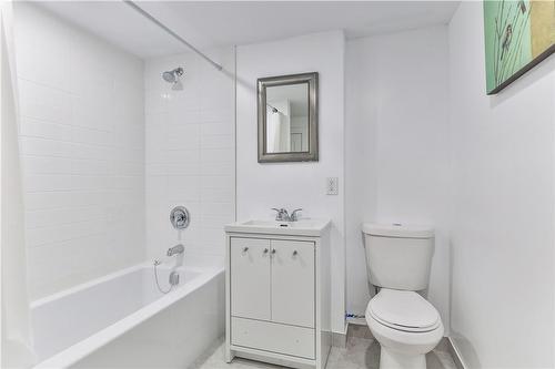 699 Upper James Street, Hamilton, ON - Indoor Photo Showing Bathroom