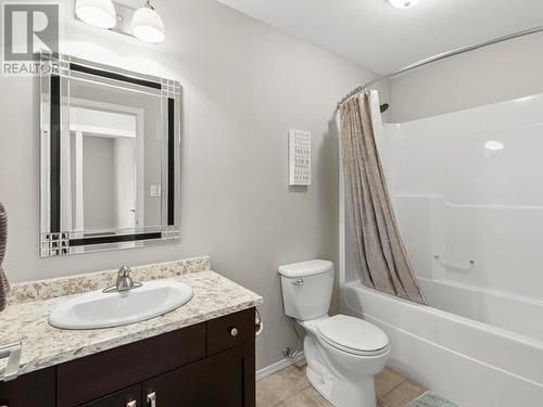 9-8 Alusru Way, Whitehorse, YT - Indoor Photo Showing Bathroom