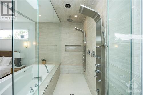 16 Rupert Street, Ottawa, ON - Indoor Photo Showing Bathroom