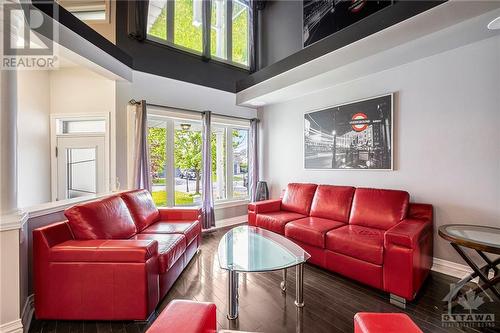1488 Lisbon Street, Ottawa, ON - Indoor Photo Showing Living Room