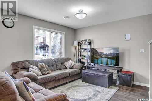 503 3440 Avonhurst Drive, Regina, SK - Indoor Photo Showing Living Room