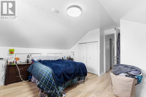 117 Montrave Avenue, Oshawa, ON - Indoor Photo Showing Bedroom