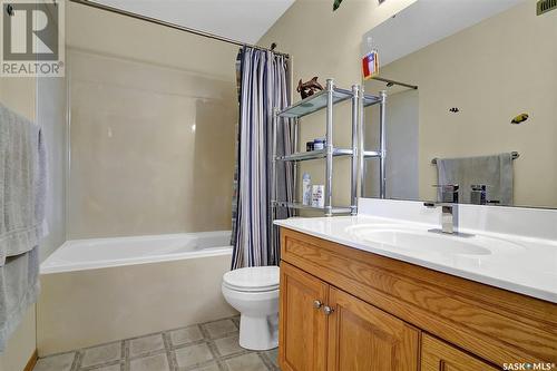 1122 Carrick Crescent, Regina, SK - Indoor Photo Showing Bathroom