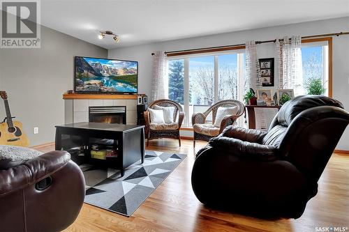 1122 Carrick Crescent, Regina, SK - Indoor Photo Showing Living Room With Fireplace