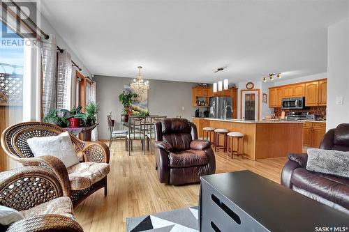 1122 Carrick Crescent, Regina, SK - Indoor Photo Showing Living Room