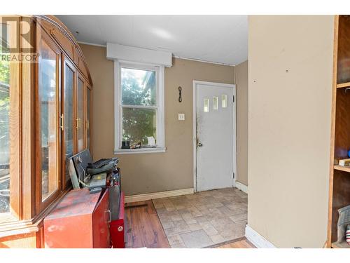 560 7 Street Se, Salmon Arm, BC - Indoor Photo Showing Other Room