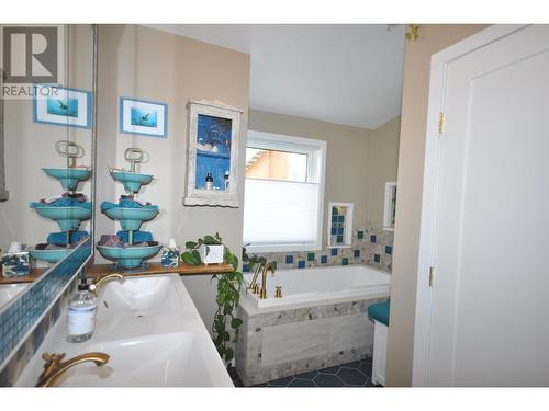 7134 Tatlayoko Road, Williams Lake, BC - Indoor Photo Showing Bathroom