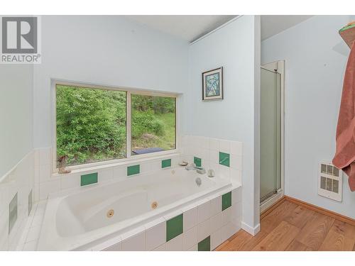 101 Mann Road, Sicamous, BC - Indoor Photo Showing Bathroom