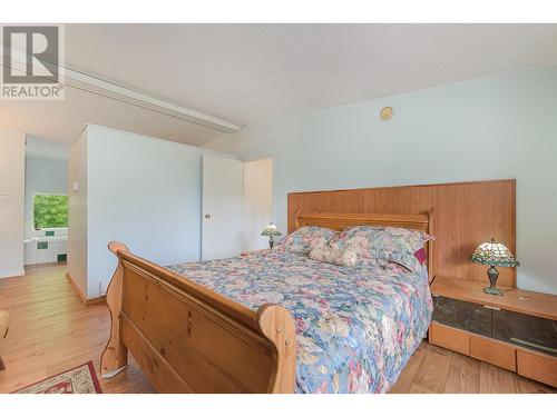 101 Mann Road, Sicamous, BC - Indoor Photo Showing Bedroom