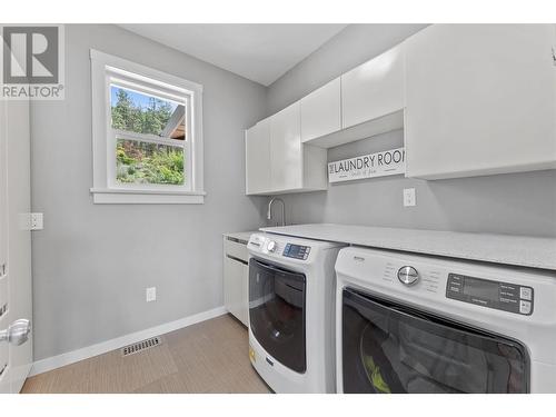 13598 Townsend Drive, Lake Country, BC - Indoor Photo Showing Laundry Room