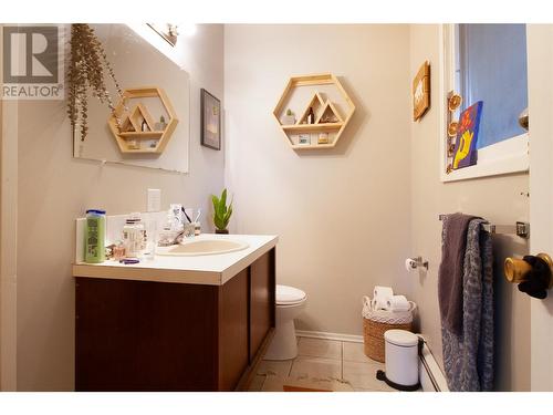 1301 Second Street, Revelstoke, BC - Indoor Photo Showing Bathroom