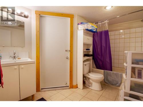 1301 Second Street, Revelstoke, BC - Indoor Photo Showing Bathroom