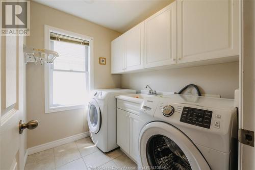 724 Massimo Crescent, Windsor, ON - Indoor Photo Showing Laundry Room