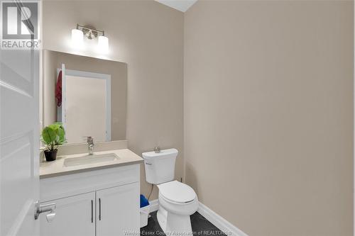 144 Lane Street, Essex, ON - Indoor Photo Showing Bathroom