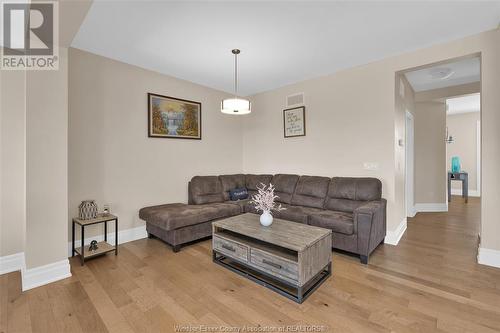 144 Lane Street, Essex, ON - Indoor Photo Showing Living Room