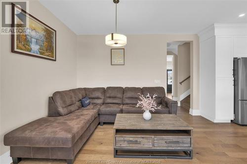 144 Lane Street, Essex, ON - Indoor Photo Showing Living Room