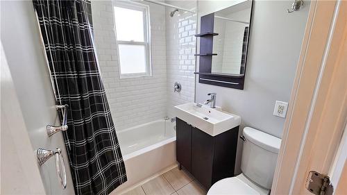 1544 King Street E|Unit #401, Hamilton, ON - Indoor Photo Showing Bathroom