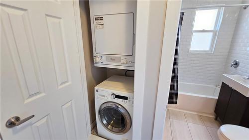 1544 King Street E|Unit #401, Hamilton, ON - Indoor Photo Showing Laundry Room