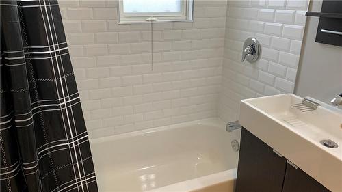 1544 King Street E|Unit #401, Hamilton, ON - Indoor Photo Showing Bathroom