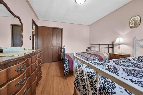 79 Eastbury Drive, Stoney Creek, ON - Indoor Photo Showing Bedroom