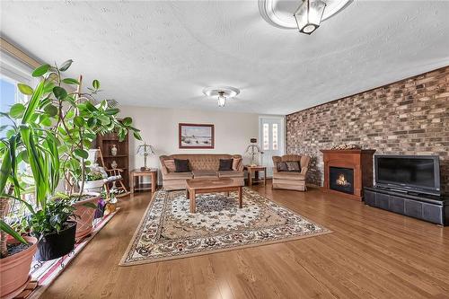 79 Eastbury Drive, Stoney Creek, ON - Indoor Photo Showing Living Room With Fireplace