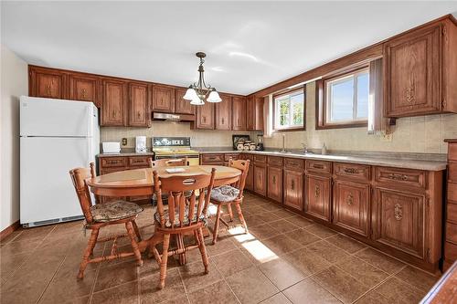 79 Eastbury Drive, Stoney Creek, ON - Indoor Photo Showing Kitchen