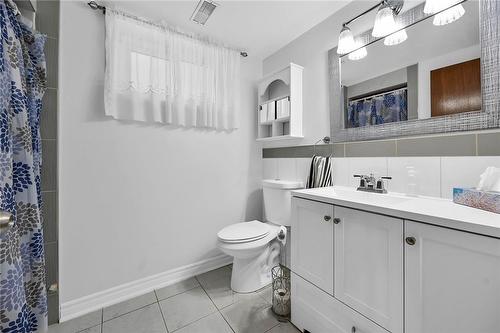 79 Eastbury Drive, Stoney Creek, ON - Indoor Photo Showing Bathroom