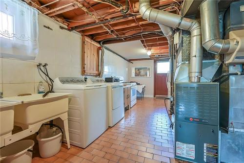 79 Eastbury Drive, Stoney Creek, ON - Indoor Photo Showing Laundry Room