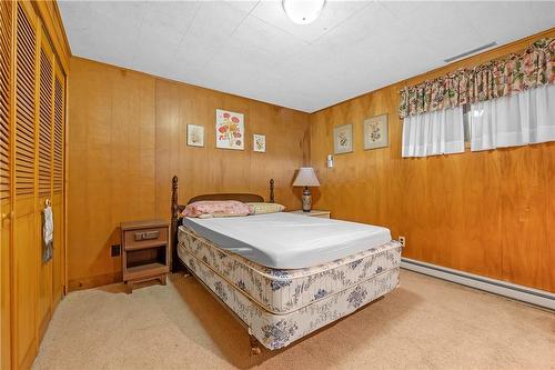 86 Maple Avenue, Dundas, ON - Indoor Photo Showing Bedroom