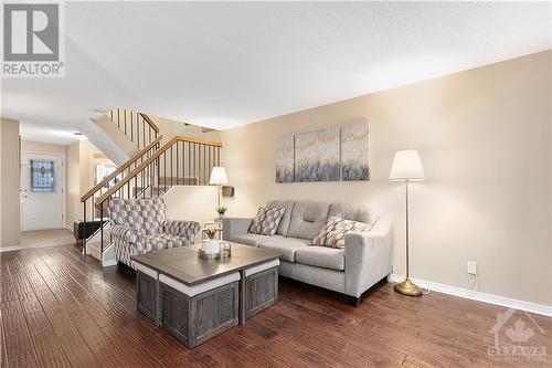 1109 Des Forets Avenue, Ottawa, ON - Indoor Photo Showing Living Room