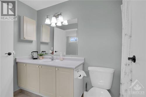Improved bathroom - 119 Royalton Private, Ottawa, ON - Indoor Photo Showing Bathroom